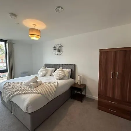 Modern - Free Parking & Gym