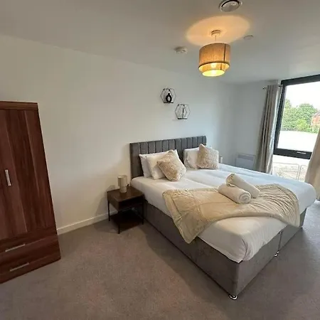 Modern - Free Parking & Gym York